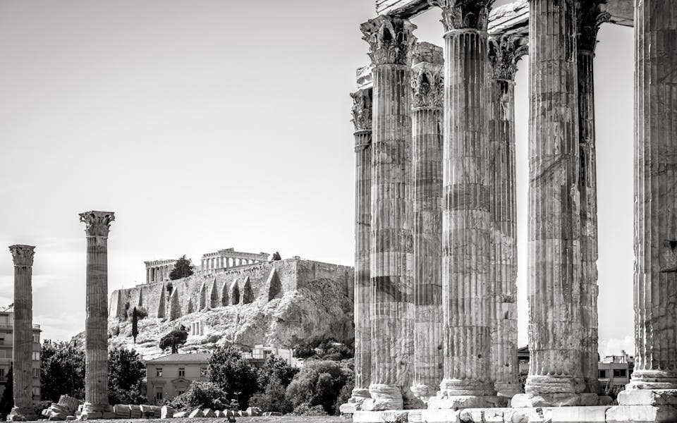 Katsokaa, Akropolis – NAPS!