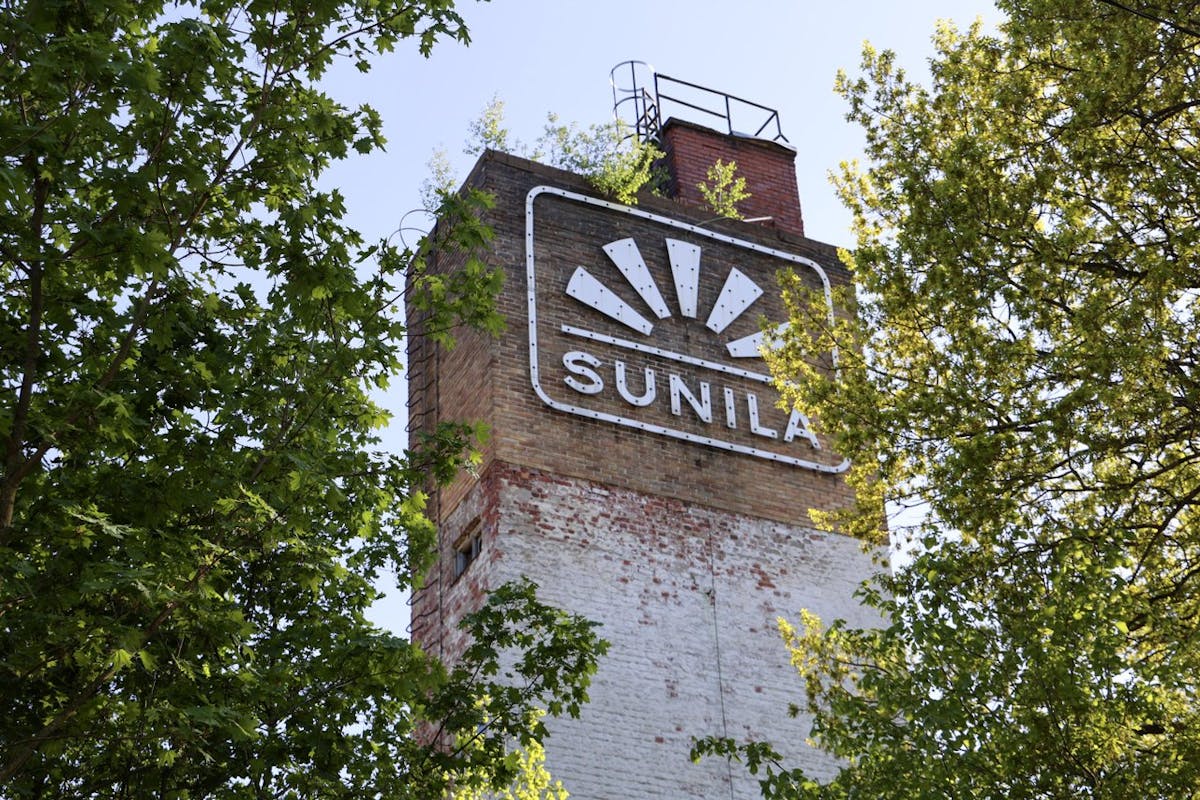 Sunila opastettu kierros.